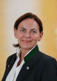 Ing. Susanne Rappold-Schlegl Kellerwirtschaft, Sensorik, Deutsch und Kommunikation, Labor