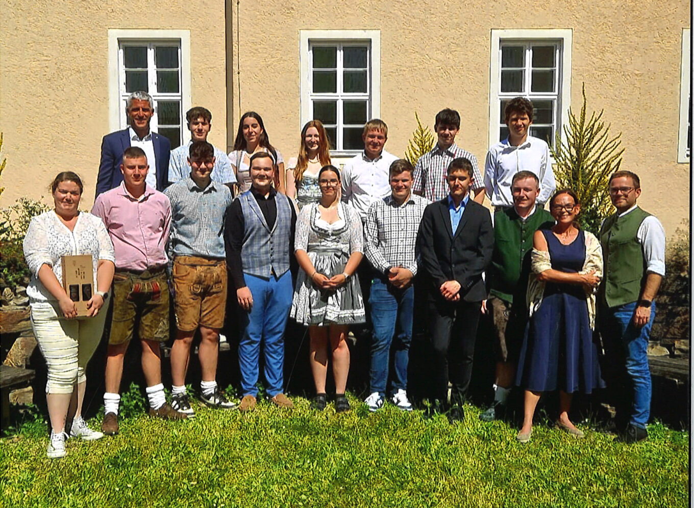 Herzliche Gratulation an die Absolventinnen und Absolventen des Jahrgangs 2024/25!