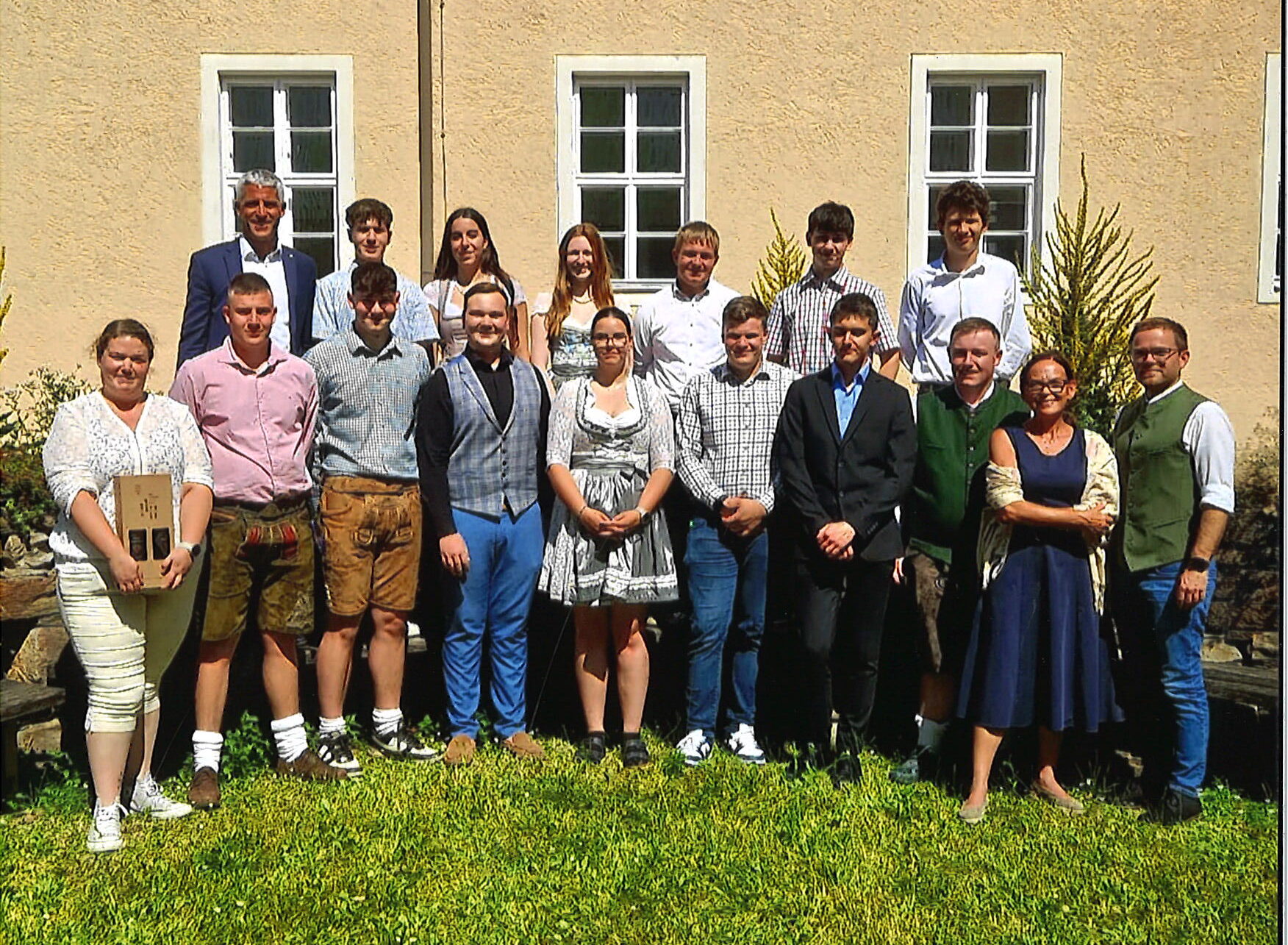 Herzliche Gratulation an die Absolventinnen und Absolventen des Jahrgangs 2024/25!