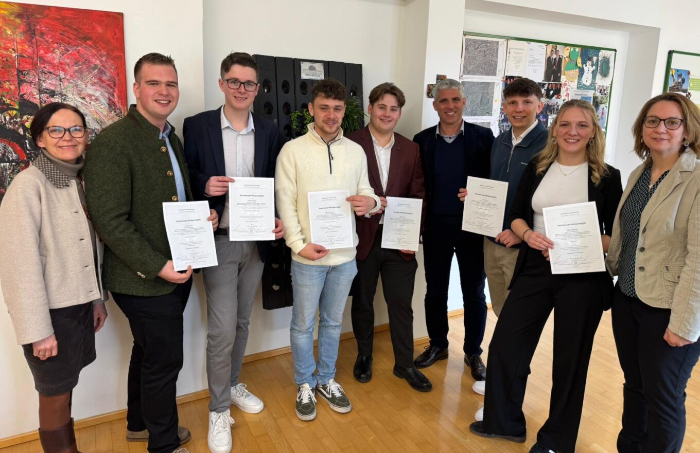 Großartiger Prüfungserfolg unserer WM34-Absolvent:innen!