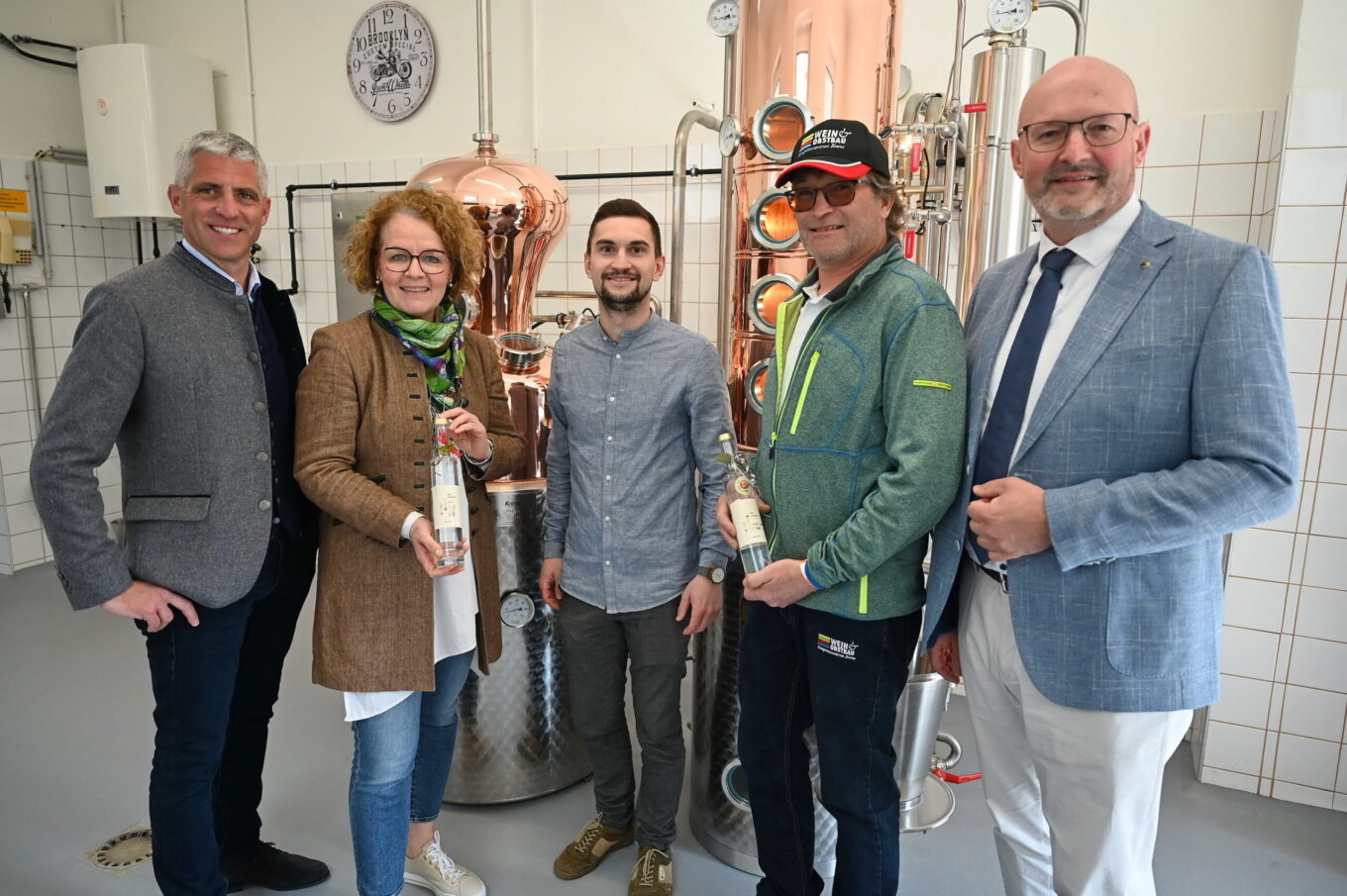 Neue Schnapsbrennerei eröffnet